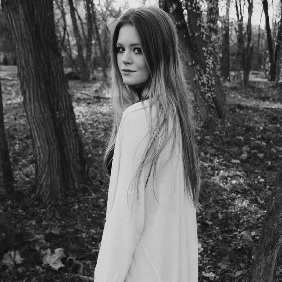 Meet your Posher, Tatum - Picture 1 of 1