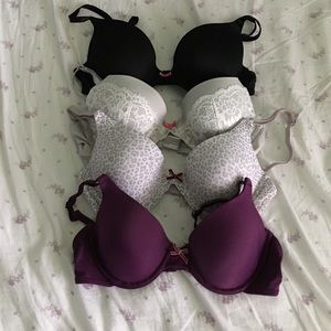 Four beautiful Maiden Form bras in a bundle!!