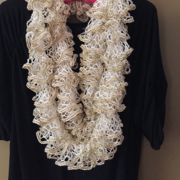 NEW Hand Knitted Infinity Scarf - Picture 3 of 4