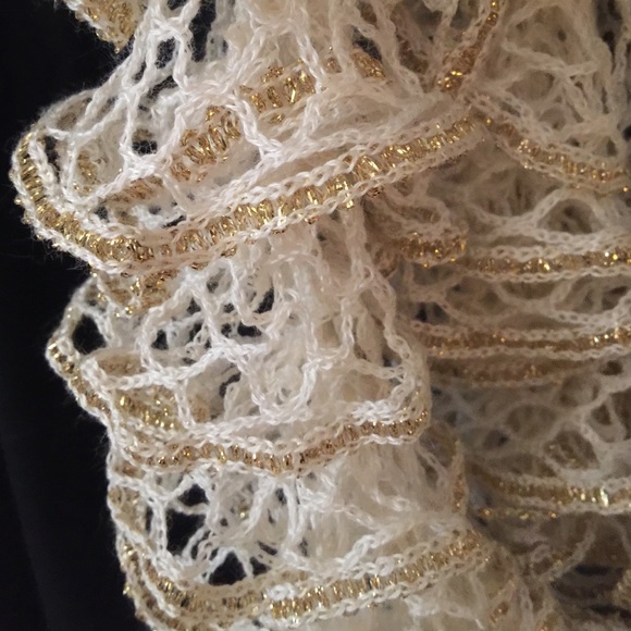 NEW Hand Knitted Infinity Scarf - Picture 4 of 4