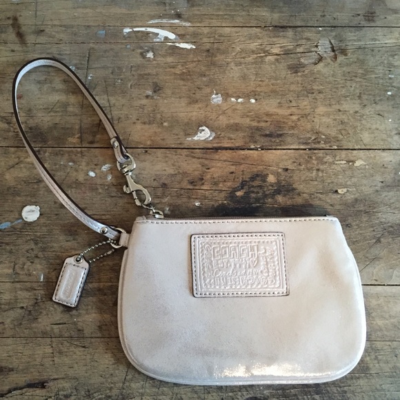 Coach Wristlet pale gold