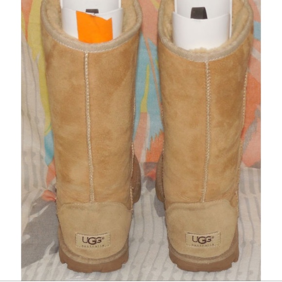 UGG BOOTS