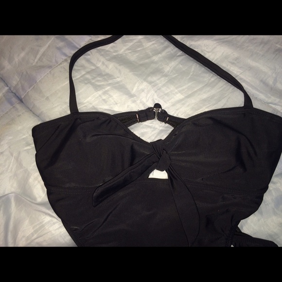 Peekaboo halter open back now one peice💜