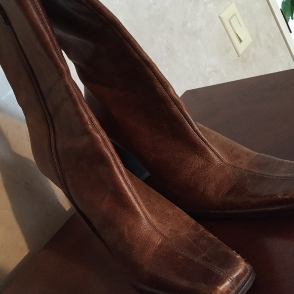 Boots - Picture 3 of 4