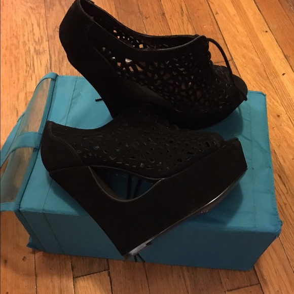 Suede cutout Wedge heel steve madden shoes