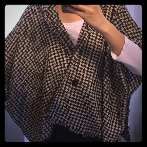 Black & White Houndstooth Cape