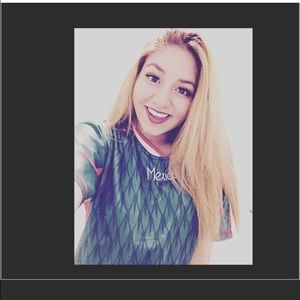 Meet your Posher, Esmeralda