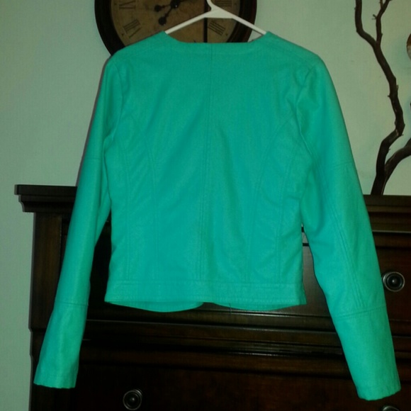 Short jacket - Picture 2 of 6