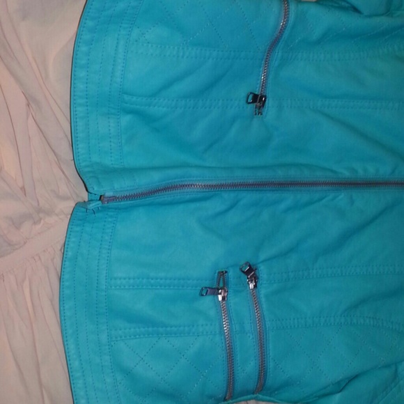 Short jacket - Picture 3 of 6