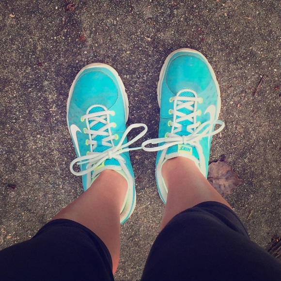 Nike Tennis Shoes