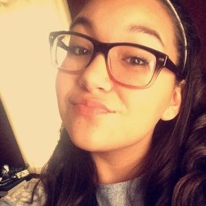 Meet your Posher, Kendra