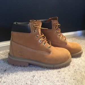 BRAND NEW TIMBERLAND BOOTS