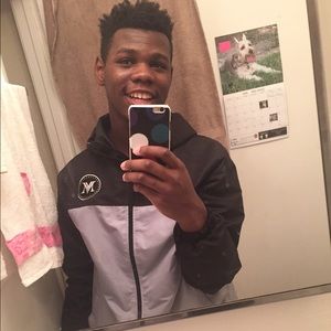 Meet your Posher, Emmanuel