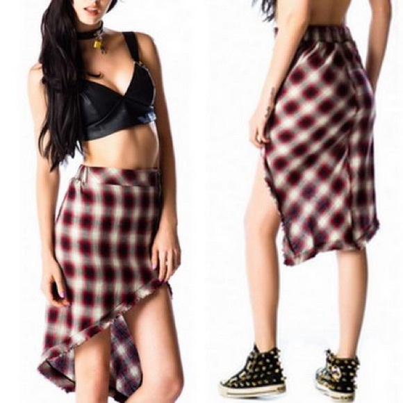 ❌SOLD❌UNIF Dame Skirt - Picture 3 of 4