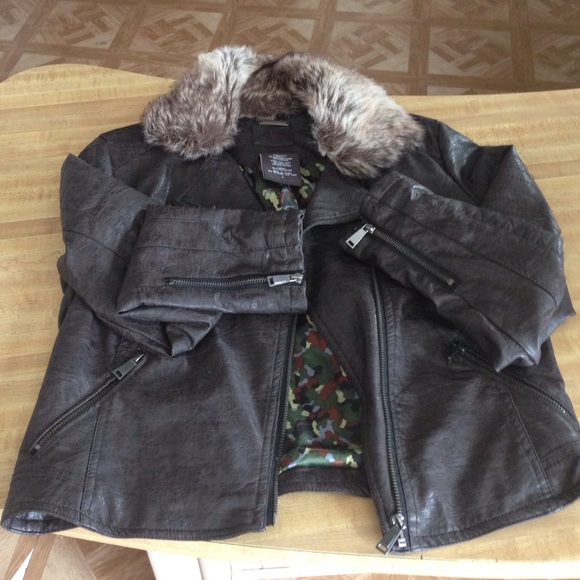 Jacket - Picture 3 of 4