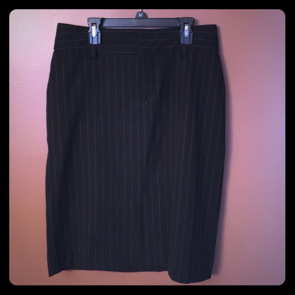 Pencil skirt with front slit