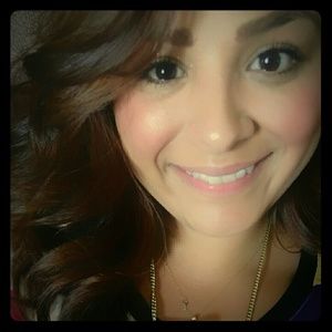 Meet your Posher, Elicia