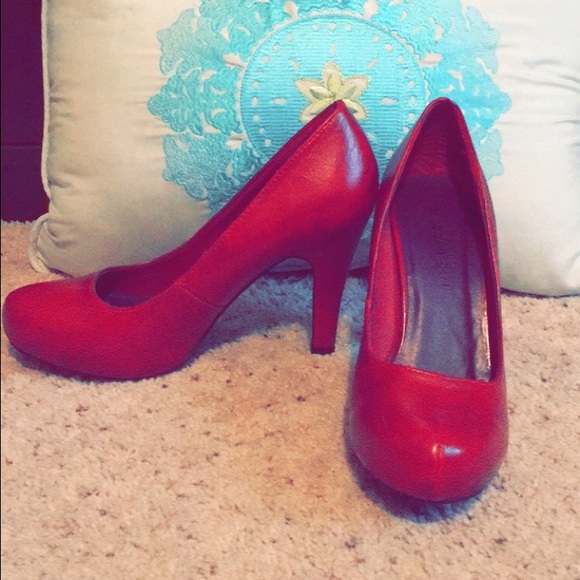 Cherry red madden girl heels