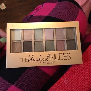 "The blushed nudes" maybelline nude pallet