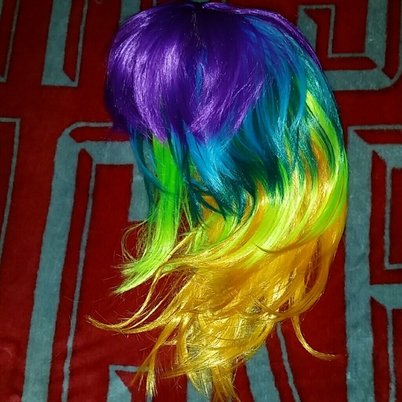 Colorful wig layered - Picture 2 of 4
