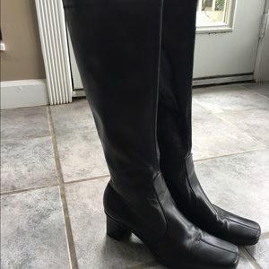Franco Sarto black side zip boots