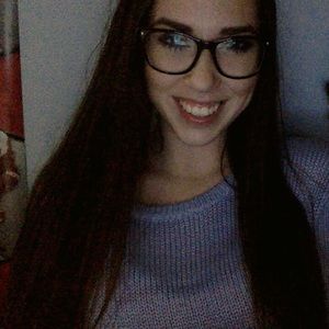 Meet your Posher, Olivia