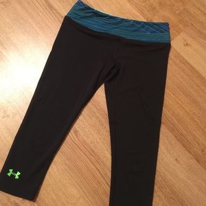 Under armour crop pants