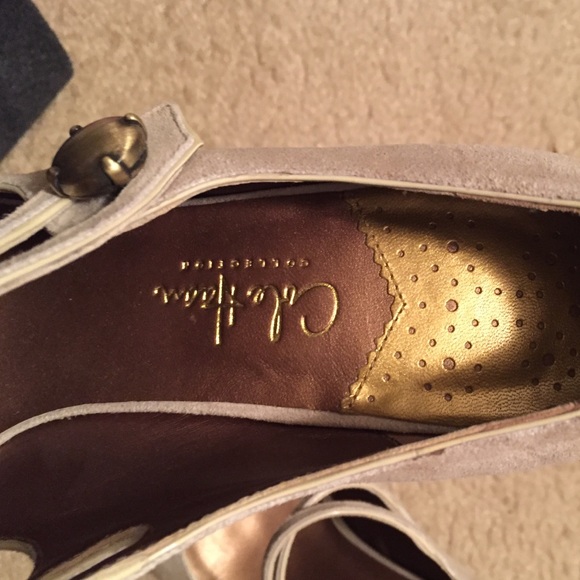 Authentic heels - Picture 2 of 4