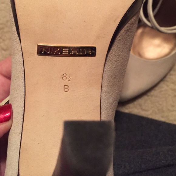 Authentic heels - Picture 3 of 4