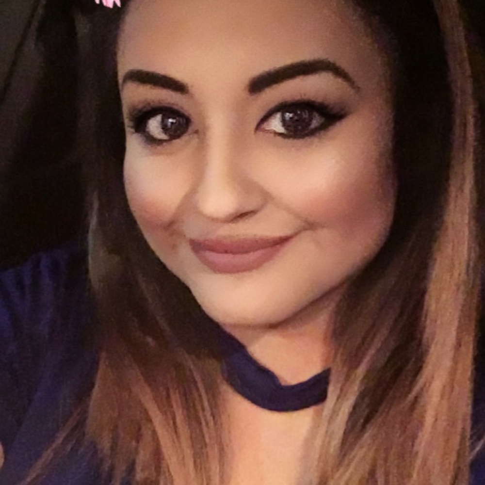 Meet your Posher, Roxanne