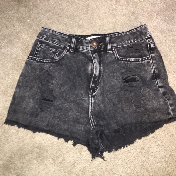 black ripped jean shorts from pacsun