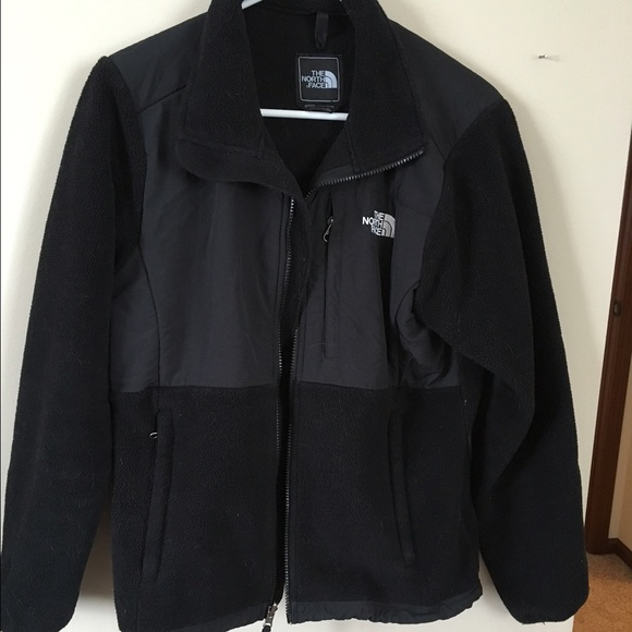 Sold -North face Women's Denali Jacket