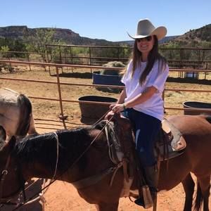 Meet your Posher, Olivia