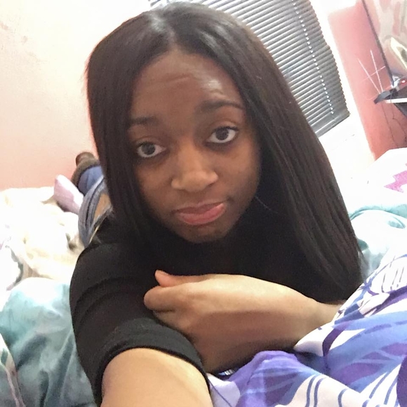 Meet your Posher, Shirlette - Picture 1 of 1