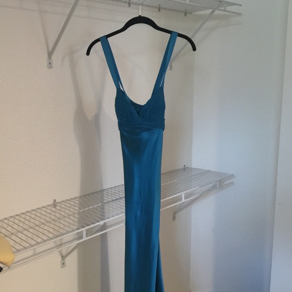 Aidan Mattox beautiful floor length gown