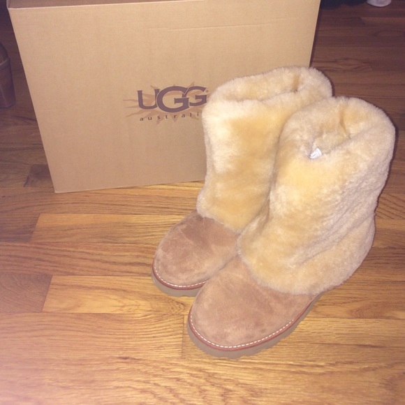 UGG Shoes - Chestnut Uggs