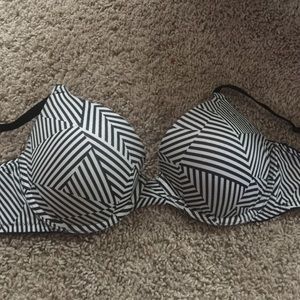 STRIPED PISH UP BS BRA❣❤️💕