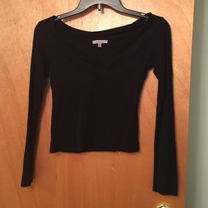 Black long sleeve crop top