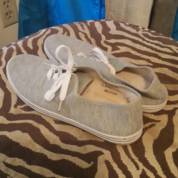 Grey casual sneakers