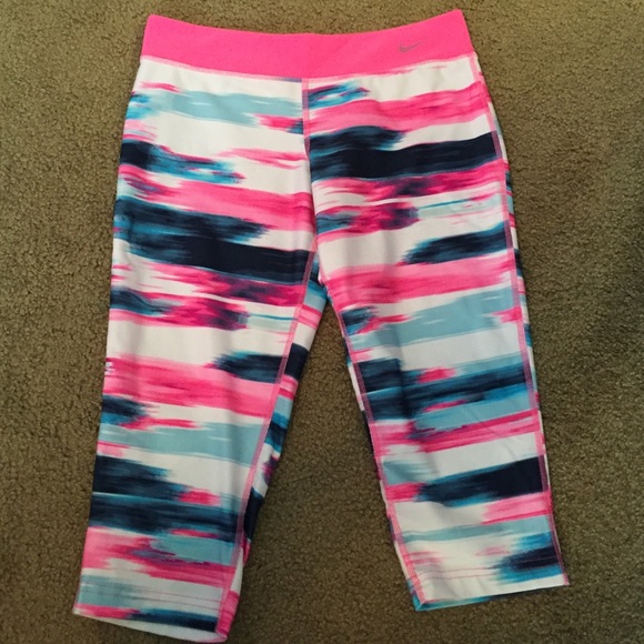 Nike Dri-Fit crop leggings