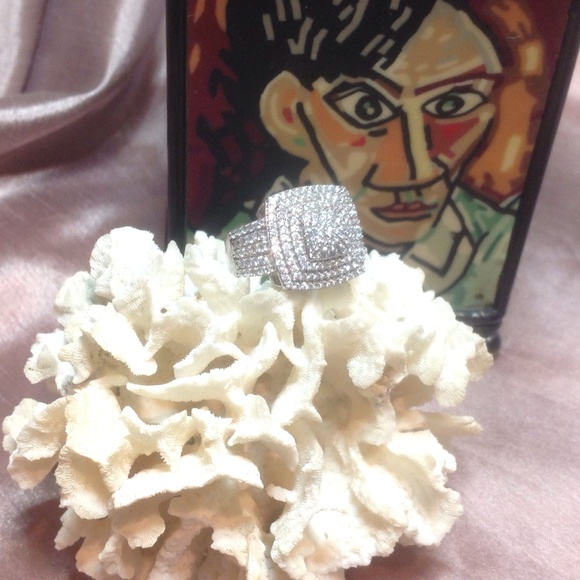 💕 White Sapphire Platinum Sterling Silver Ring 💕 - Picture 2 of 4