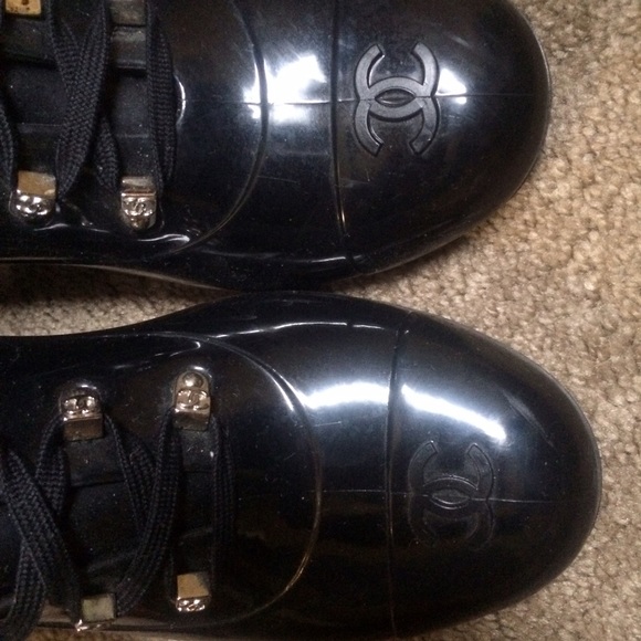 Chanel fur boots - Picture 1 of 4