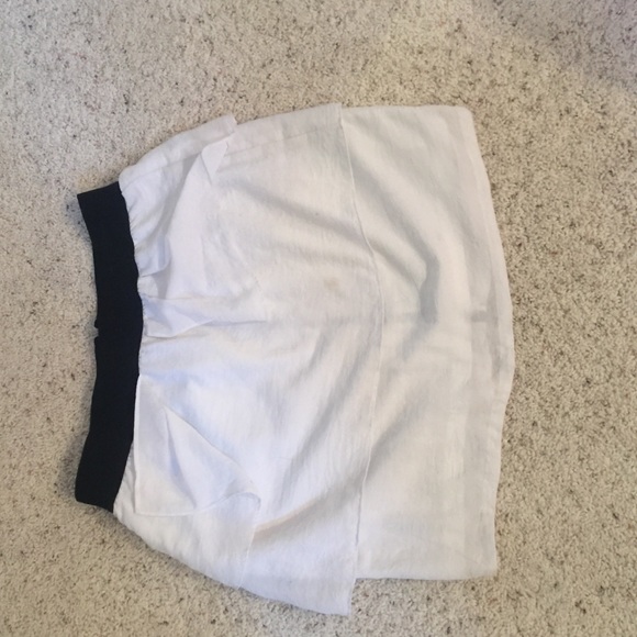 BCBG generation white and black skirt - Picture 2 of 2