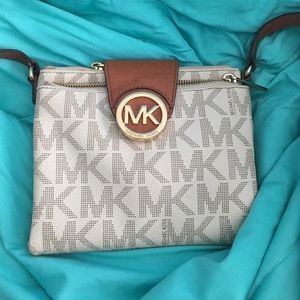 Micheal kors Fulton purse crossbody