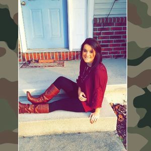 Meet your Posher, Danielle