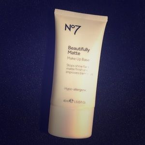 Boots Company No 7 makeup base primer