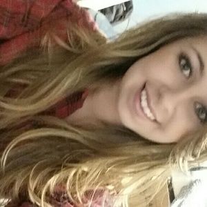 Meet your Posher, Tia