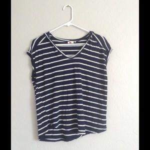 Blue and white hoodie tee