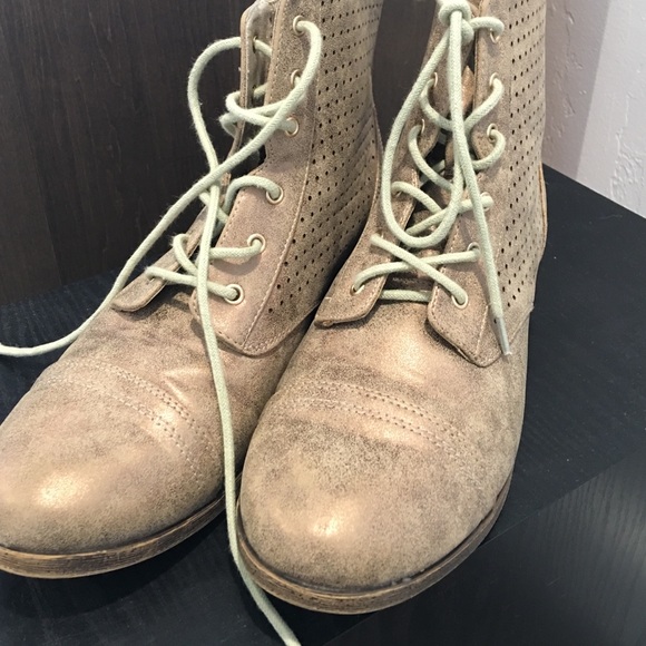 Francesca's Boots! - Picture 2 of 3