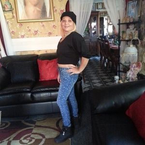 Meet your Posher, Raquel